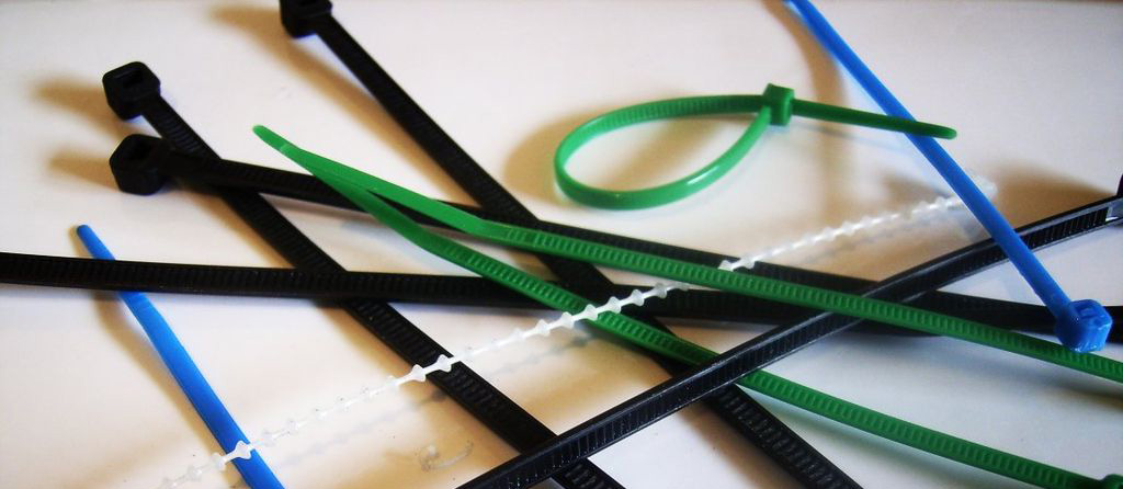 Wide Stainless Steel Conveyor Belt for Automated Manufacturing of Plastic Zip Ties